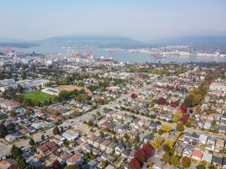 Photo 8: 2458 ADANAC STREET in Vancouver: Renfrew VE House for sale (Vancouver East)  : MLS®# R2732319