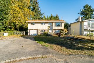 Photo 1: 7552 MARTIN Place in Mission: Mission BC House for sale : MLS®# R2738690