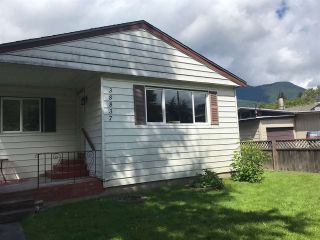 Photo 3: 38837 BRITANNIA Way in Squamish: Dentville House for sale in "Dentville" : MLS®# R2360257