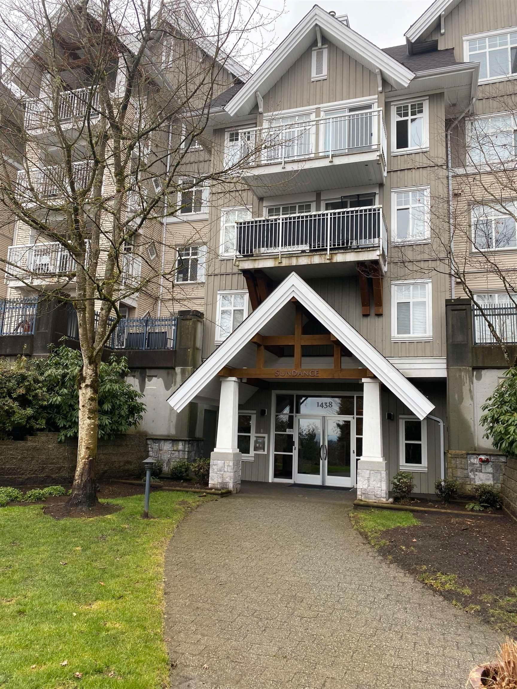 Main Photo: 304 1438 PARKWAY Boulevard in Coquitlam: Westwood Plateau Condo for sale in "MONTREUX" : MLS®# R2659465