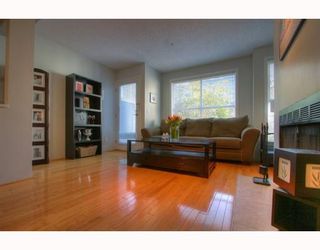 Photo 2: 5 877 W 7TH Avenue in Vancouver: Fairview VW Townhouse for sale in "EMERALD COURT" (Vancouver West)  : MLS®# v818670