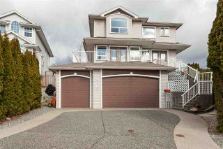 Photo 1: 8278 MCINTYRE Street in Mission: Mission BC House for sale : MLS®# R2448056