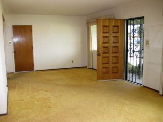 Photo 5: LEMON GROVE House for sale : 3 bedrooms : 1679 Watwood Road