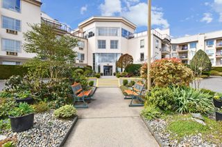 Main Photo: 407 2626 COUNTESS Street in Abbotsford: Abbotsford West Condo for sale : MLS®# R2867931