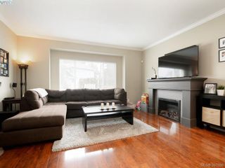 Photo 2: 1284 Parkdale Creek Gdns in VICTORIA: La Westhills House for sale (Langford)  : MLS®# 795585