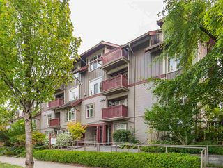Photo 1: 106 4272 ALBERT Street in Burnaby: Vancouver Heights Townhouse for sale in "Cranberry Commons" (Burnaby North)  : MLS®# R2583514