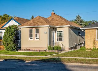 Photo 1: 319 Ferry Road in Winnipeg: St James Residential for sale (5E)  : MLS®# 202324726