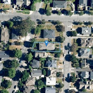 Photo 28: 2546 Garden St in Victoria: Vi Oaklands Full Duplex for sale : MLS®# 844253