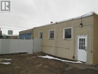 Photo 3: 910-912 Highway Avenue NE in Redcliff: Other for sale : MLS®# A1185556