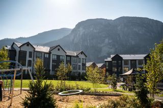 Main Photo: 38037 HELM Way in Squamish: Valleycliffe Townhouse for sale in "SEAandSKY" : MLS®# R2888499