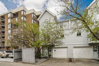 Photo 1: 2 1117 13 Avenue SW in Calgary: Beltline Row/Townhouse for sale : MLS®# A1218803