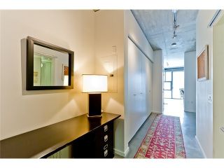 Photo 1: 104 388 W 1ST Avenue in Vancouver: False Creek Condo for sale (Vancouver West)  : MLS®# V979976