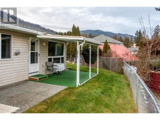 Photo 3: 2675 Pine Avenue Unit# 1 in Lumby: House for sale : MLS®# 10310817