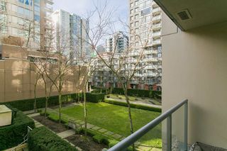 Photo 7: 307 1001 RICHARDS Street in Vancouver: Downtown VW Condo for sale in "MIRO" (Vancouver West)  : MLS®# R2137309
