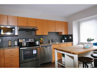Photo 5: 2 1268 RIVERSIDE Drive in Port Coquitlam: Riverwood Townhouse for sale in "SOMERSTON LANE" : MLS®# V1034243