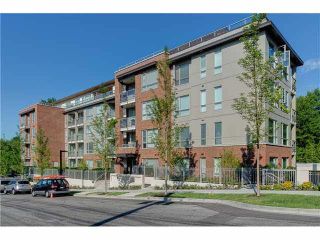 Photo 1: 504 1621 HAMILTON Avenue in North Vancouver: Mosquito Creek Condo for sale in "Heywood on the Park" : MLS®# R2741935