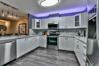 Photo 5: 3 18181 68 Avenue in Surrey: Cloverdale BC Townhouse for sale in "MAGNOLIA" (Cloverdale)  : MLS®# R2141372