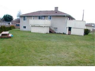 Photo 5: 3211 Kenya Pl in VICTORIA: SE Cedar Hill House for sale (Saanich East)  : MLS®# 281233