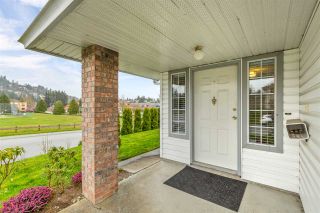 Photo 3: 34616 CALDER Place in Abbotsford: Abbotsford East House for sale in "McMillan" : MLS®# R2563991