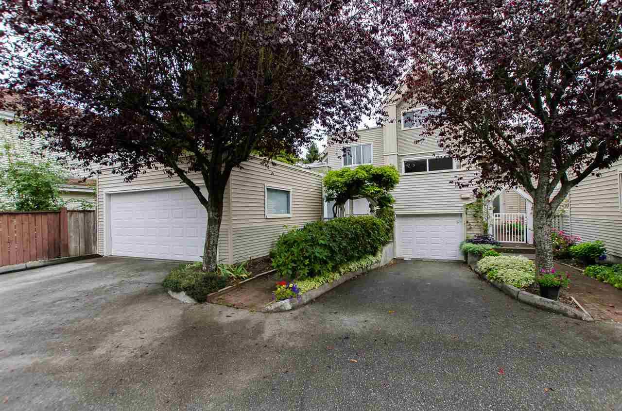 Main Photo: 1 5635 LADNER TRUNK Road in Delta: Hawthorne Townhouse for sale in "Hawthorne" (Ladner)  : MLS®# R2106252