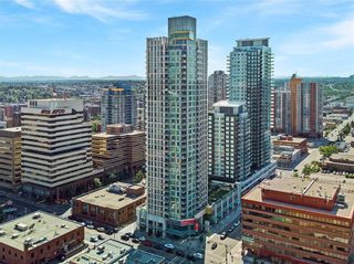 Photo 1: 2002 901 10 Avenue SW in Calgary: Beltline Apartment for sale : MLS®# C4264113