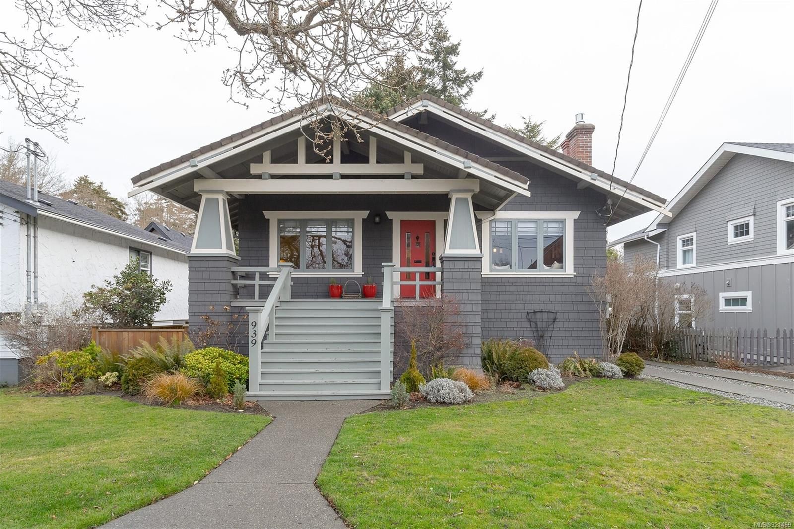 Main Photo: 939 Cowichan St in Victoria: Vi Fairfield East House for sale : MLS®# 921489