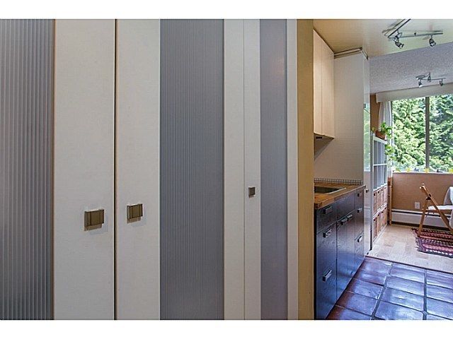 Photo 3: Photos: 604 2016 FULLERTON Avenue in North Vancouver: Pemberton NV Condo for sale in "THE LILLOET @ WOODCROFT" : MLS®# R2036792