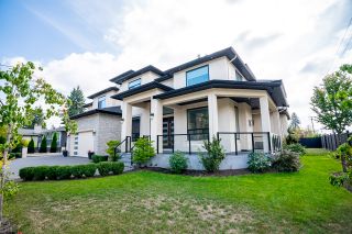 Photo 2: 1308 SUMMIT Drive in Coquitlam: Harbour Chines House for sale : MLS®# R2818447