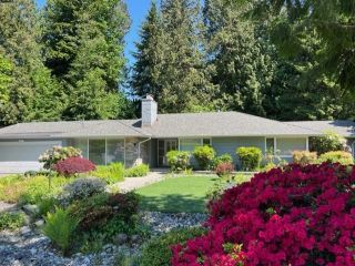 Photo 1: 3390 AINTREE Drive in North Vancouver: Edgemont House for sale : MLS®# R2779203
