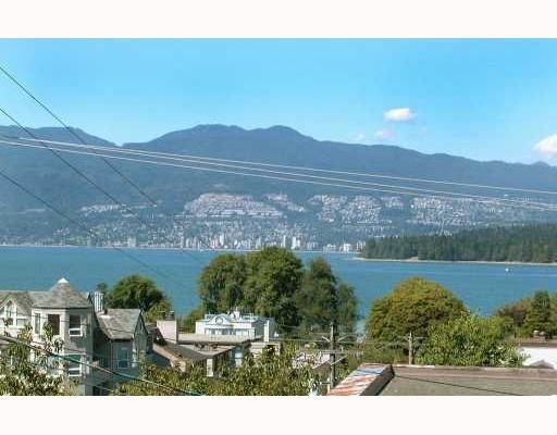 Main Photo: 202 1633 YEW Street in Vancouver: Kitsilano Condo for sale (Vancouver West)  : MLS®# V756551