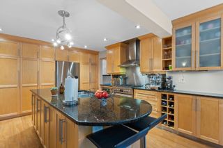 Photo 4: 8 LAUREL PLACE in Port Moody: Heritage Mountain House for sale : MLS®# R2835048