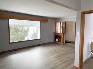 Photo 1: 10408 135 Avenue in Edmonton: Zone 01 House for sale : MLS®# E4269055