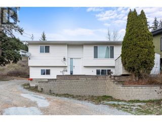 Photo 3: 1718 Grandview Avenue in Lumby: House for sale : MLS®# 10308360