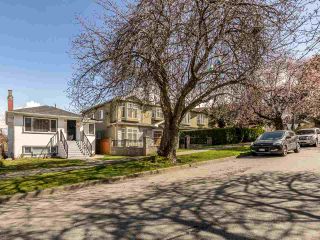 Photo 2: 1036 NOOTKA Street in Vancouver: Renfrew VE House for sale (Vancouver East)  : MLS®# R2560660