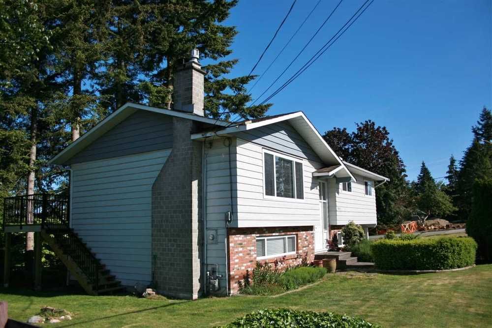 Main Photo: 1806 156 STREET in South Surrey White Rock: Home for sale : MLS®# R2126320