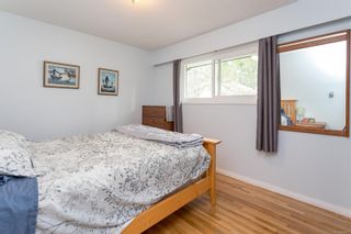 Photo 15: 923 E Garthland Pl in Esquimalt: Es Kinsmen Park House for sale : MLS®# 908807