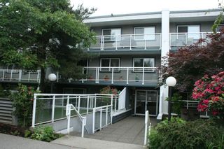 Photo 1: 210 550 ROYAL AVENUE in New Westminster: Downtown NW Condo for sale : MLS®# R2071759