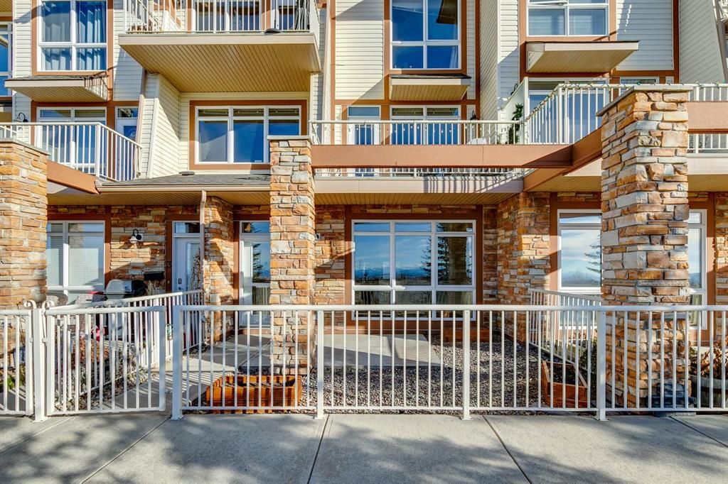 Main Photo: 4 133 Rockyledge View NW in Calgary: Rocky Ridge Row/Townhouse for sale : MLS®# A2094391