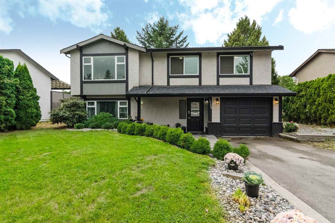 Main Photo: 19368 62A Avenue in Surrey: Clayton House for sale (Cloverdale)  : MLS®# R2204704