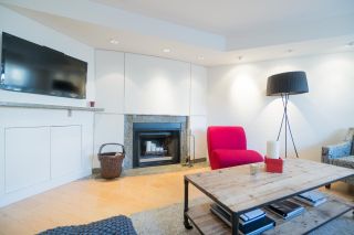 Photo 2: 2411 W 1ST AVENUE in Vancouver: Kitsilano Townhouse for sale (Vancouver West)  : MLS®# R2140613
