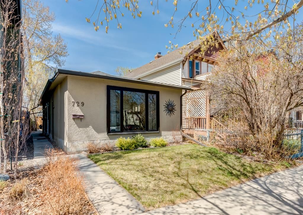 Main Photo: 729 5 Street NW in Calgary: Sunnyside Detached for sale : MLS®# A2044528