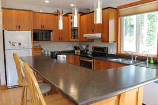 Photo 6: 5160 Cowichan Lake Rd in Duncan: Du West Duncan House for sale : MLS®# 869501