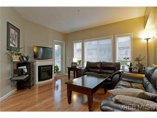 Photo 5: 102 360 Goldstream Ave in VICTORIA: Co Colwood Corners Condo for sale (Colwood)  : MLS®# 560651