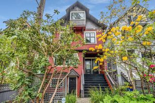Photo 1: 2623 W 5TH Avenue in Vancouver: Kitsilano House for sale (Vancouver West)  : MLS®# R2879931