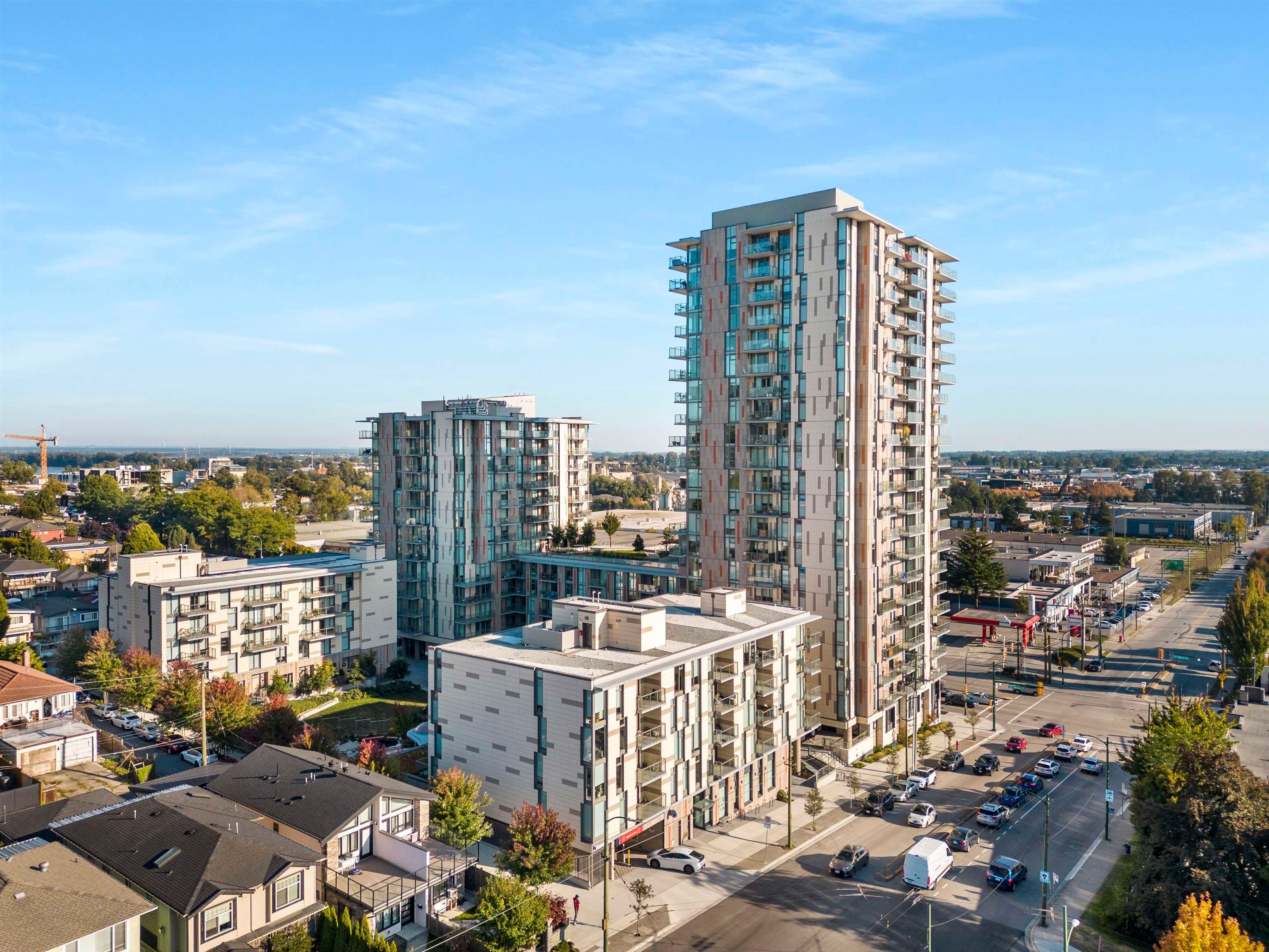 Main Photo: 501 8138 FRASER Street in Vancouver: South Vancouver Condo for sale in "Fraser Commons" (Vancouver East)  : MLS®# R2817410