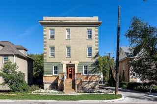 Photo 1: 6 775 Mulvey Avenue in Winnipeg: Crescentwood Condominium for sale (1B)  : MLS®# 202322238