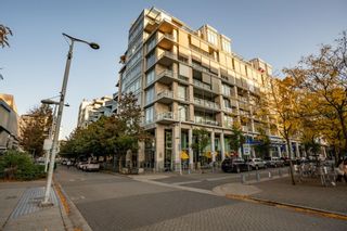 Main Photo: 304 12 ATHLETES Way in Vancouver: False Creek Condo for sale in "Village on False Creek-KAYAK" (Vancouver West)  : MLS®# R2820992