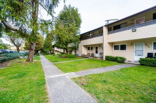 Photo 3: 5588 BROADWAY in Burnaby: Brentwood Park Townhouse for sale in "BRENTWOOD GARDENS" (Burnaby North)  : MLS®# R2883874
