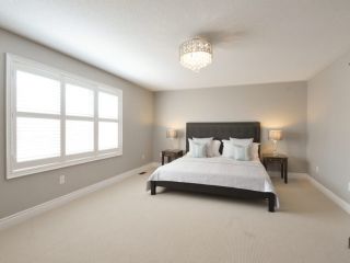 Photo 11: 2380 Rideau Dr in Oakville: Iroquois Ridge North Freehold for sale : MLS®# W3702265