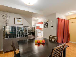 Photo 5: 2422 E 8 Avenue in Vancouver: Renfrew VE Townhouse for sale in "8th Avenue Garden Apartment" (Vancouver East)  : MLS®# R2073648